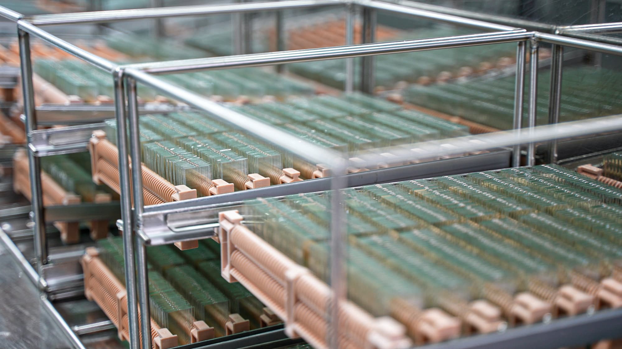 Nasila się konkurencja na małych i średnich wyświetlaczach, chińscy producenci wyświetlaczy LCD wykorzystują personalizację, aby podbić rynki światowe