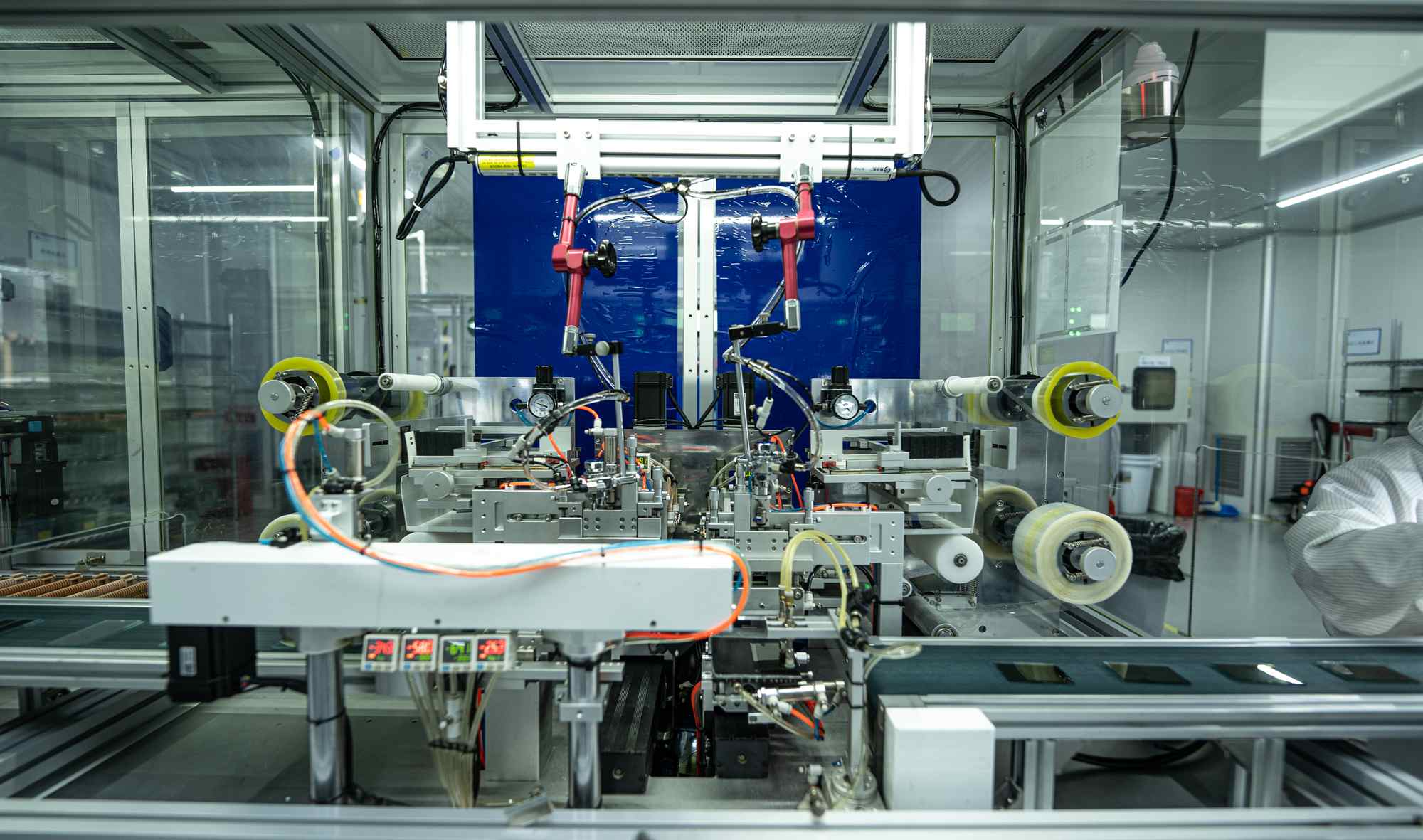 Precyzyjne wyrównanie i montaż ogniw: analiza procesów powlekania i pocierania PI w produkcji wyświetlaczy LCD